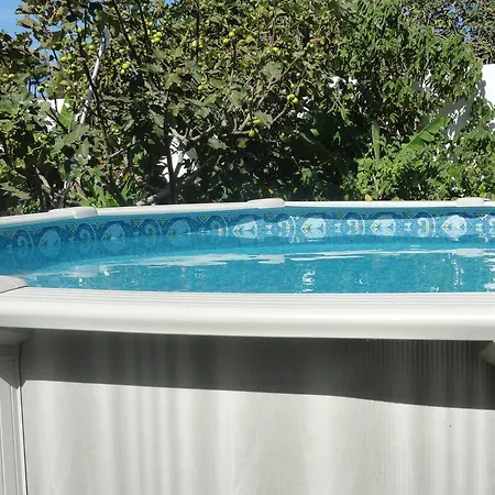 Em Moradia Com Jardim Apartment